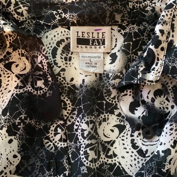 Leslie Fay vintage blouse, size Large.  Button down.  Black and white floral. - Picture 3 of 4